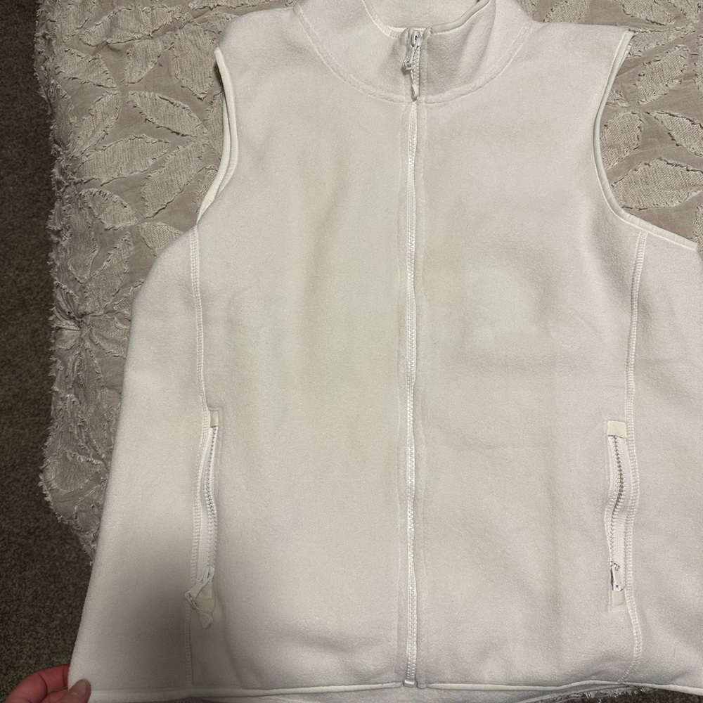 White Vineyard Vines Vest